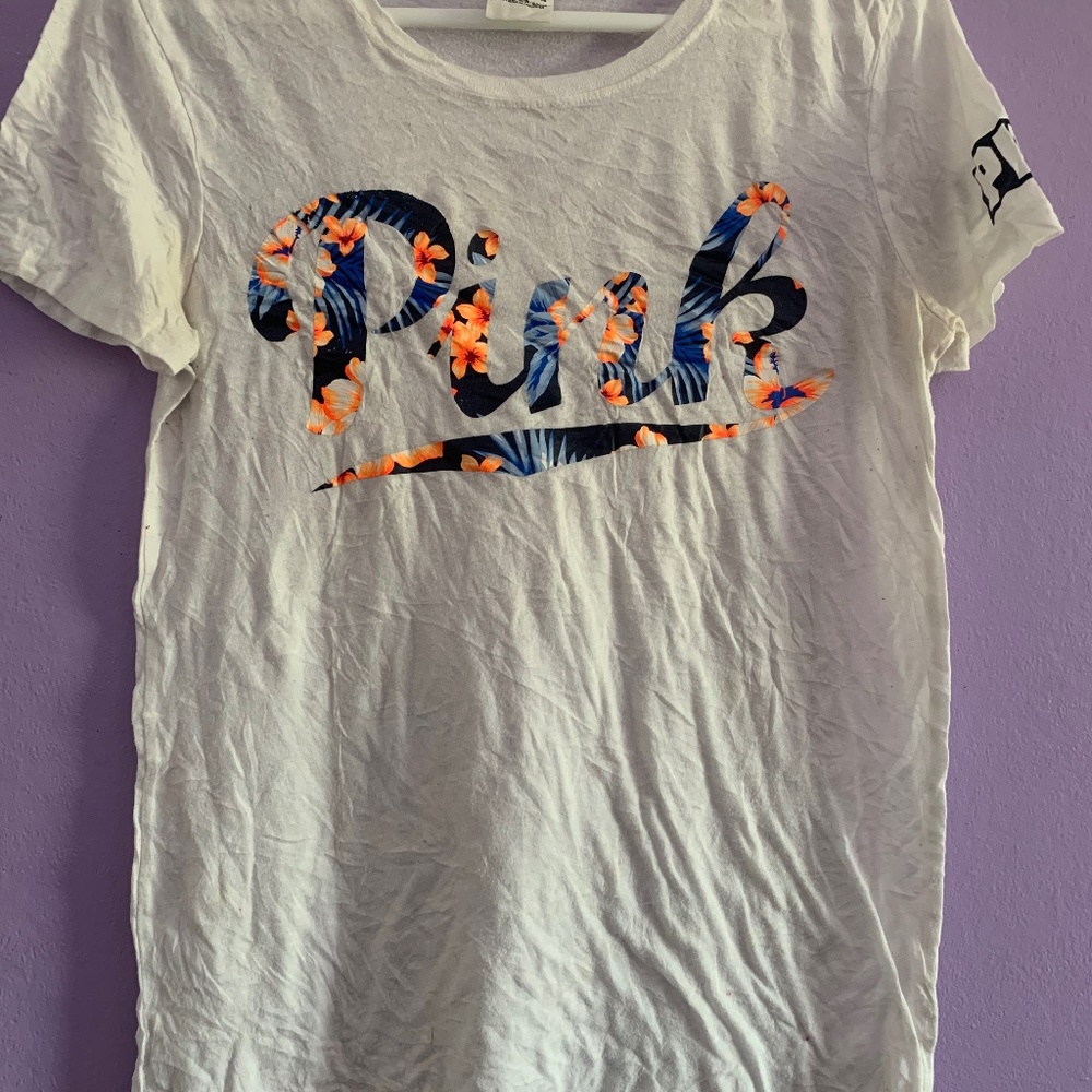 Vs PINK TEE